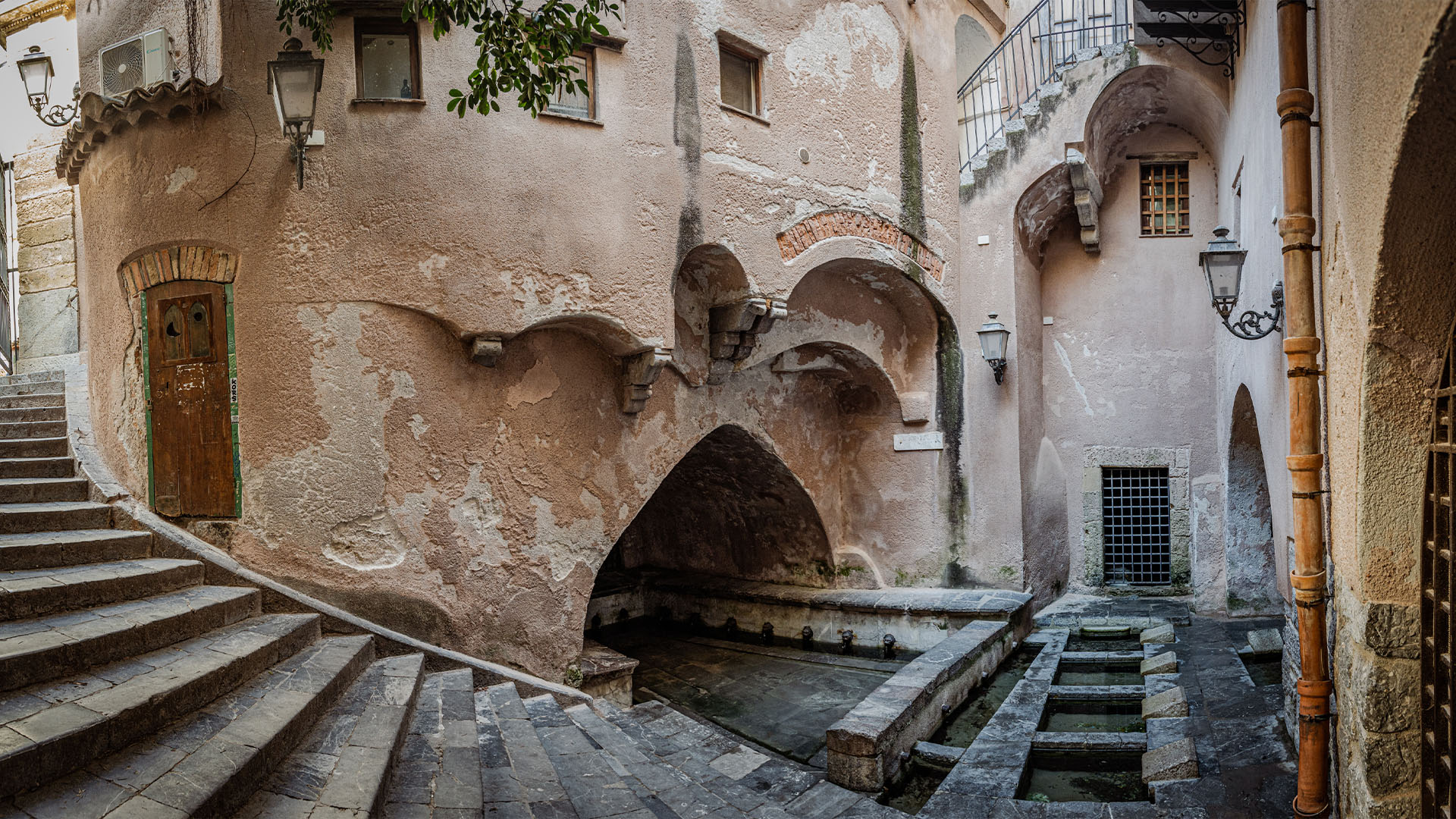 Tra Porta Marina e il Lavatoio della Cefalù medievale
